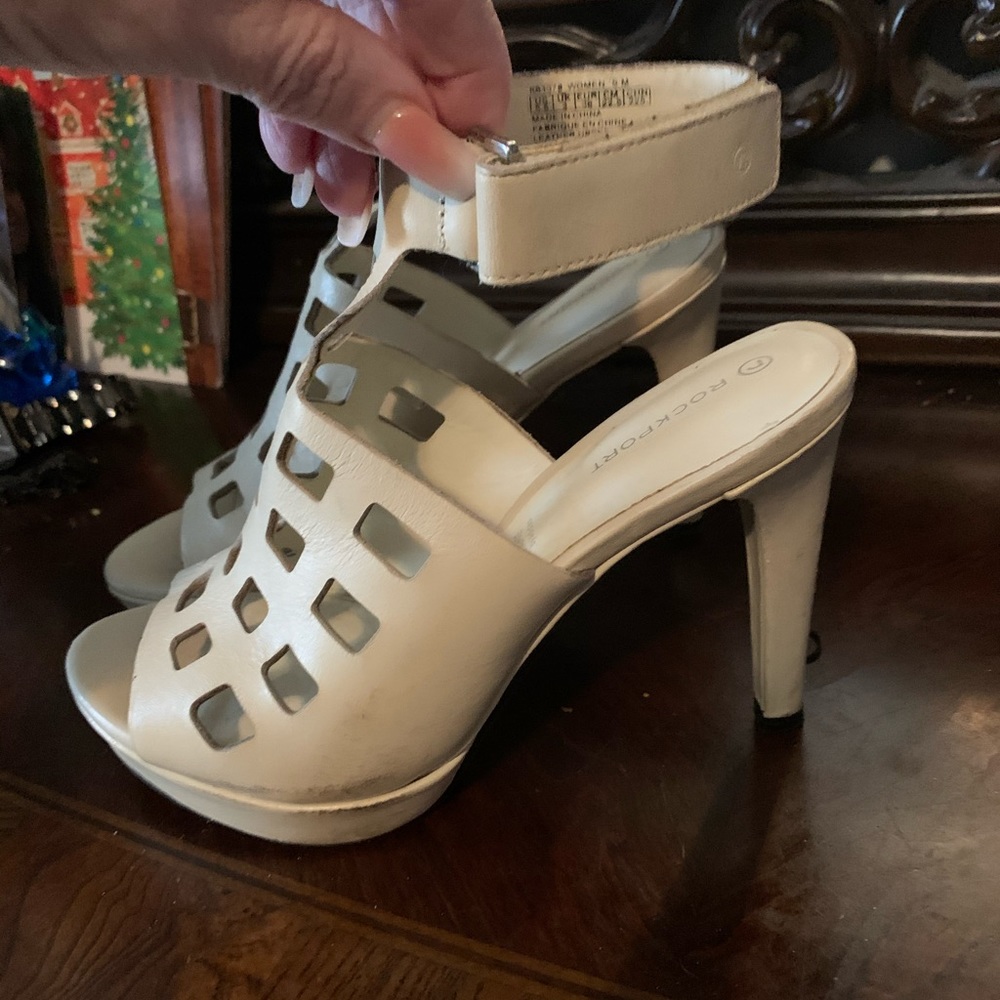 Ladies shoes